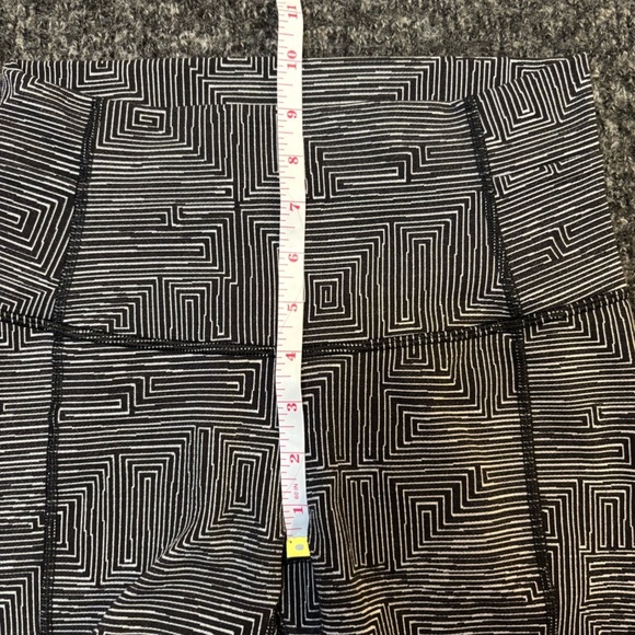 Lululemon Sz 4 Wunder Short 5" In Maze Jacquard White Black *Luon - Picture 11 of 11